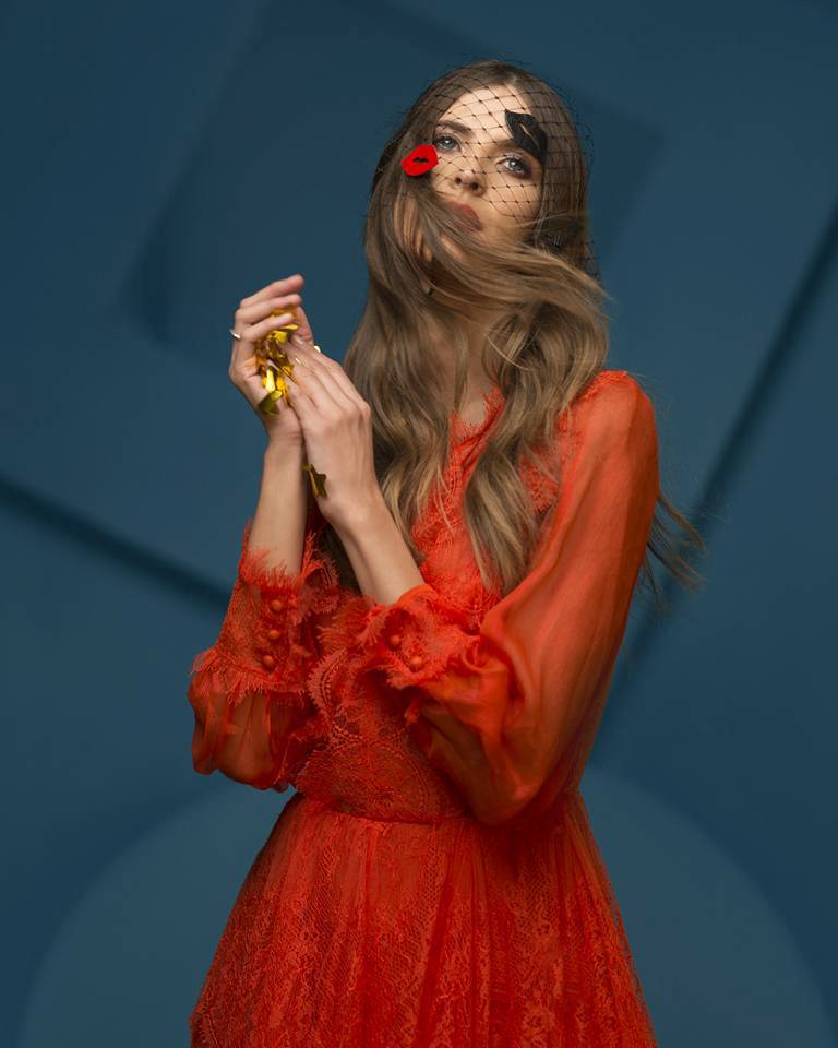 Kristina Dragomir Lovely Lips Veil