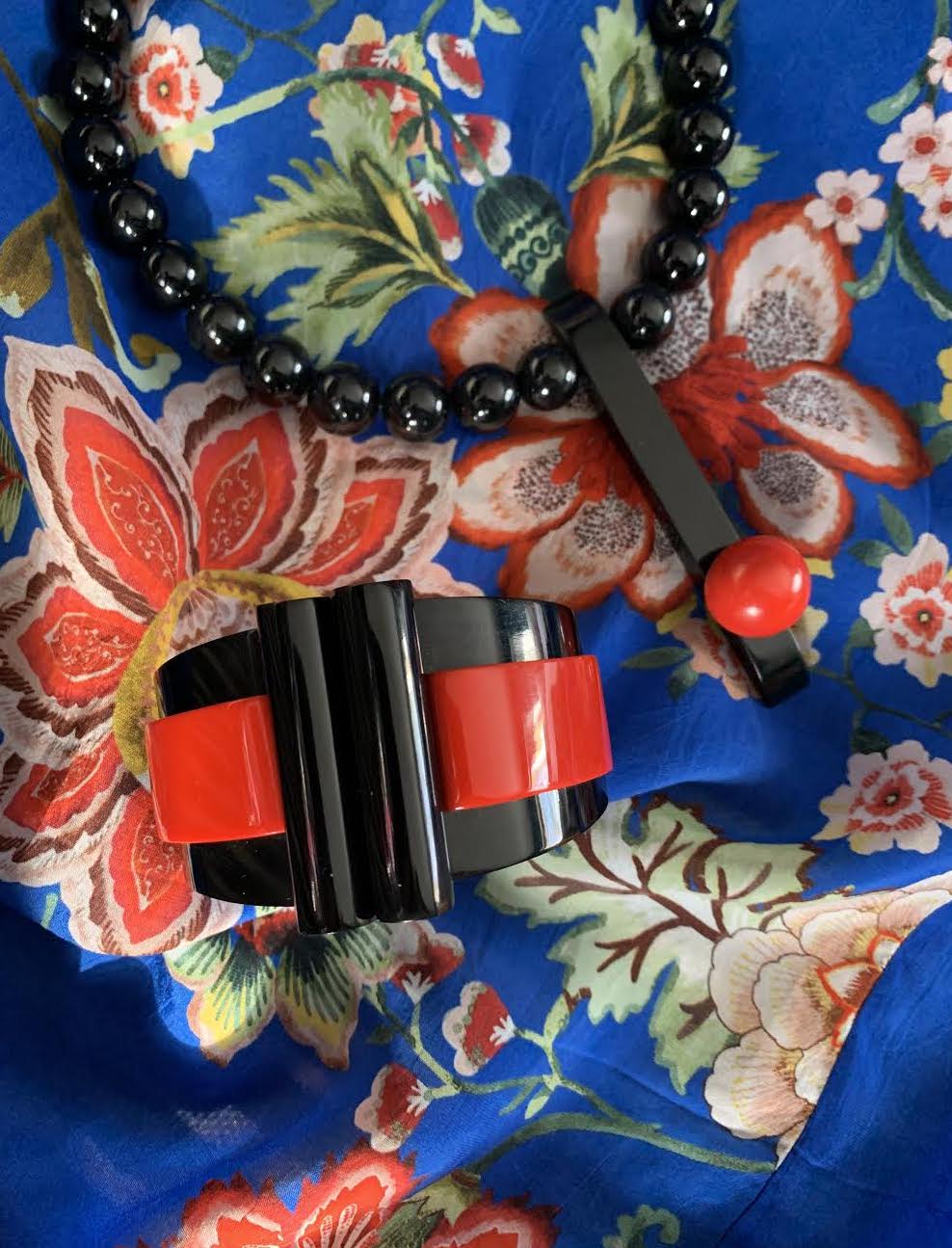 Marion Godart Minimalistic Black & Red Pendant