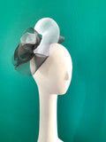 Mustahöyhen Crin Fascinator in Black & White