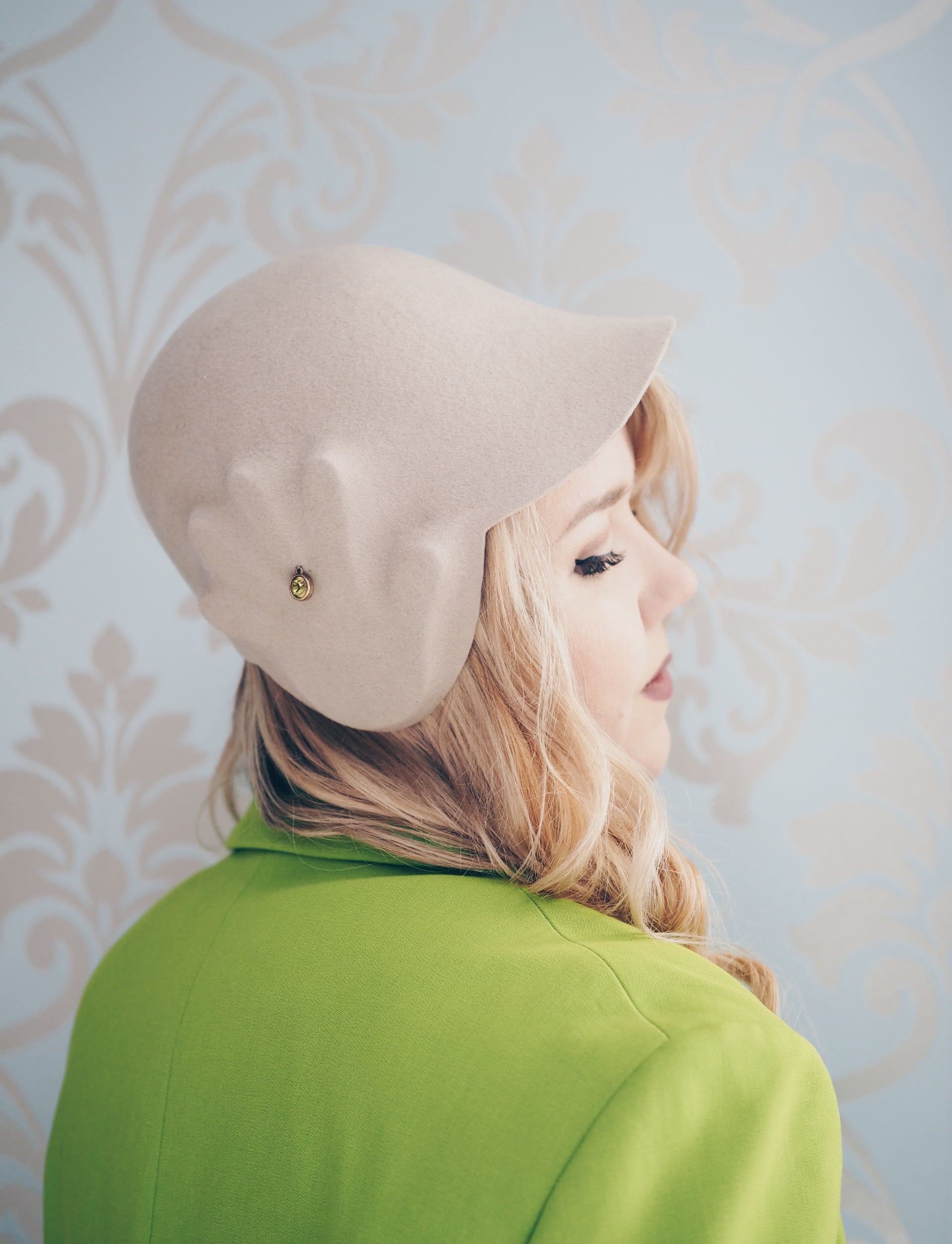 Kristina Dragomir Beige Wool Hand Cap